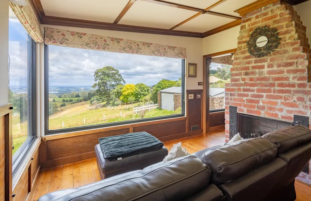 A Cottage With A View At Tudor Ridge-1